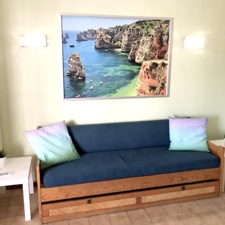 Charming With Balcony In Portimao, 55 Sqm, Pool View ポルティマン