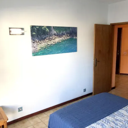 Charming With Balcony In Portimao, 55 Sqm, Pool View アパート *