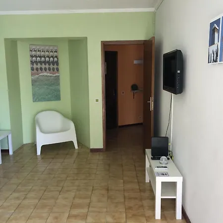 Appartement Charming With Balcony In Portimao, 55 Sqm, Pool View