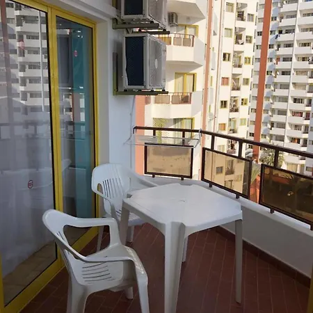 Charming With Balcony In Portimao, 55 Sqm, Pool View *