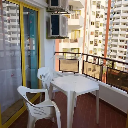 Apartmán Charming With Balcony In Portimao, 55 Sqm, Pool View Portimão