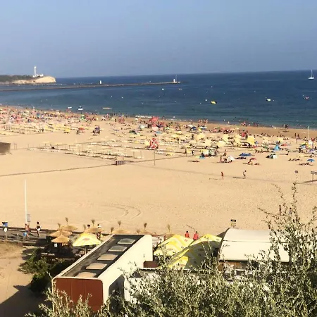 Charming With Balcony In Portimao, 55 Sqm, Pool View Apartmán